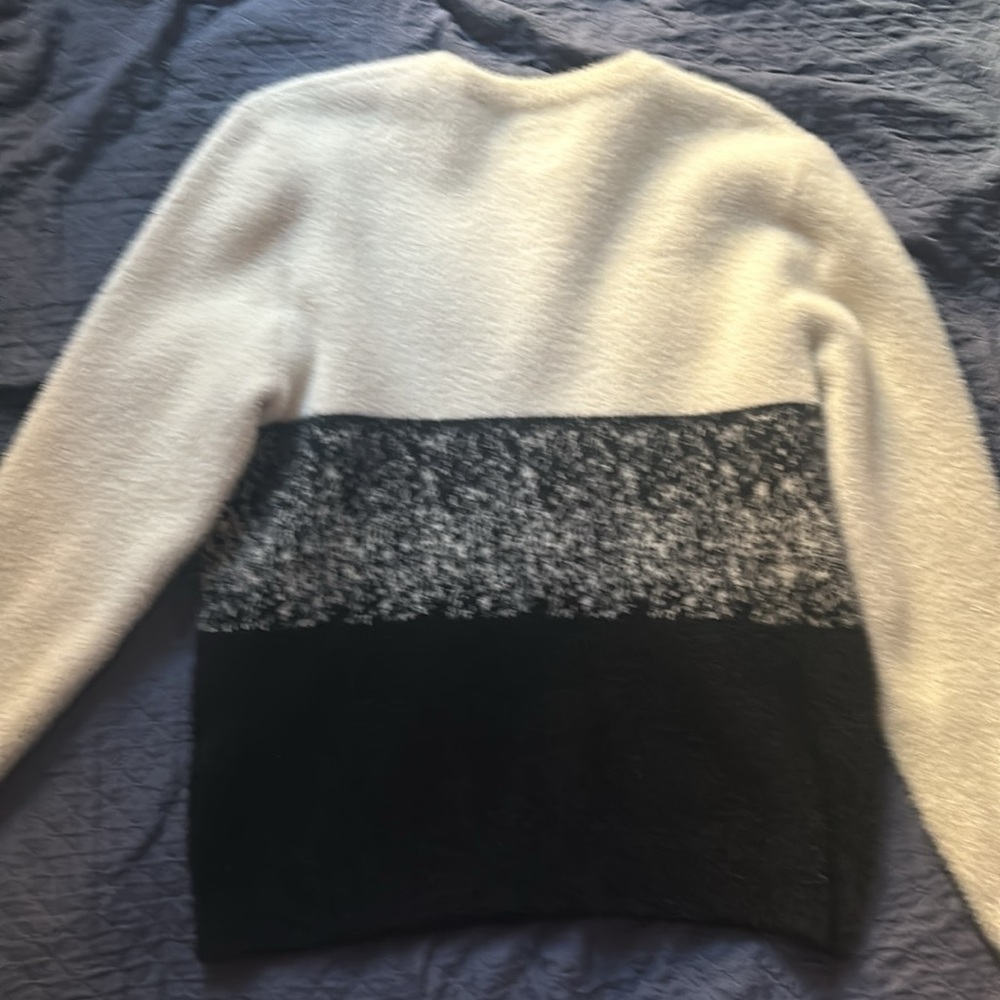 Sweater - Picture 3 of 3